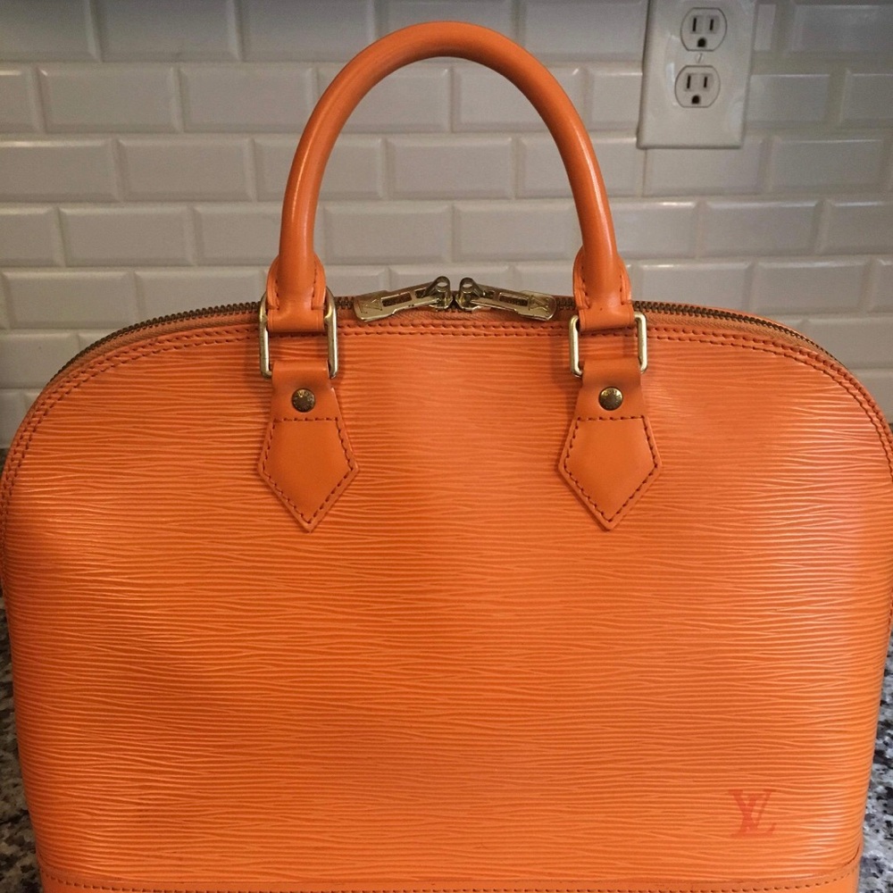❤️ SOLD ♥️ Louis Vuitton Alma
